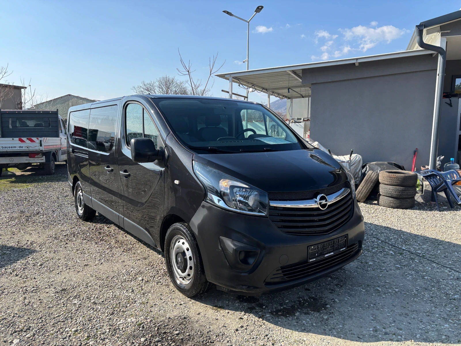 Opel Vivaro 9 МЕСТА КЛИМА MAXI EURO5B , снимка 2 - Бусове и автобуси - 53746345