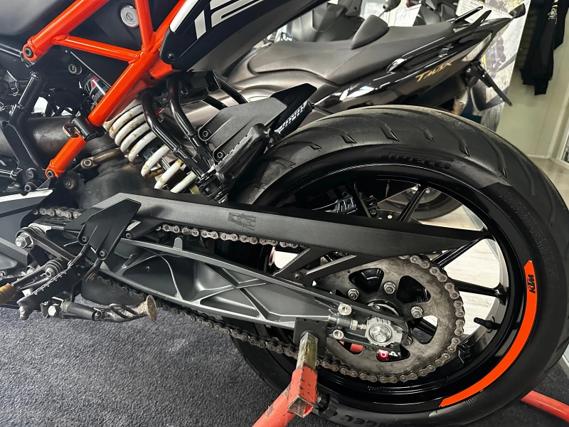 Ktm Duke 125 ABS/LED 11.2017г., снимка 11 - Мотоциклети и мототехника - 49944556