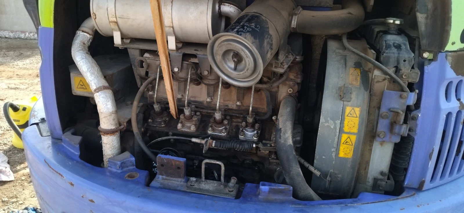  Akerman  50 AU | Mobile.bg   15