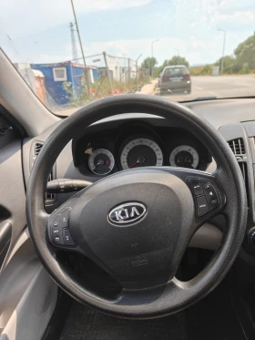 Kia Ceed 1.4i ГАЗ, снимка 9