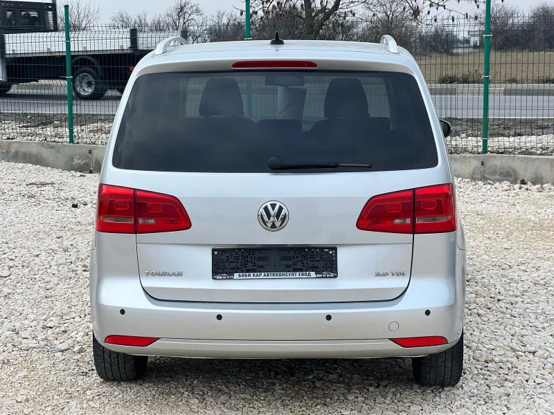 VW Touran 2.0 -140 к.с, снимка 15 - Автомобили и джипове - 49511678