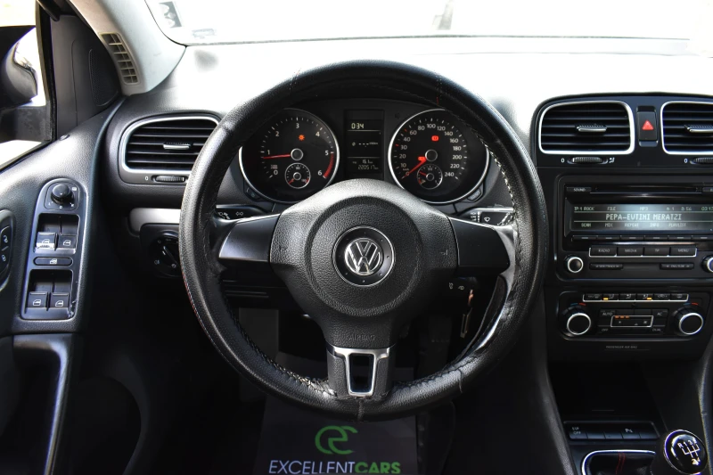 VW Golf 2.0TDI* 6ck., снимка 14 - Автомобили и джипове - 48703457