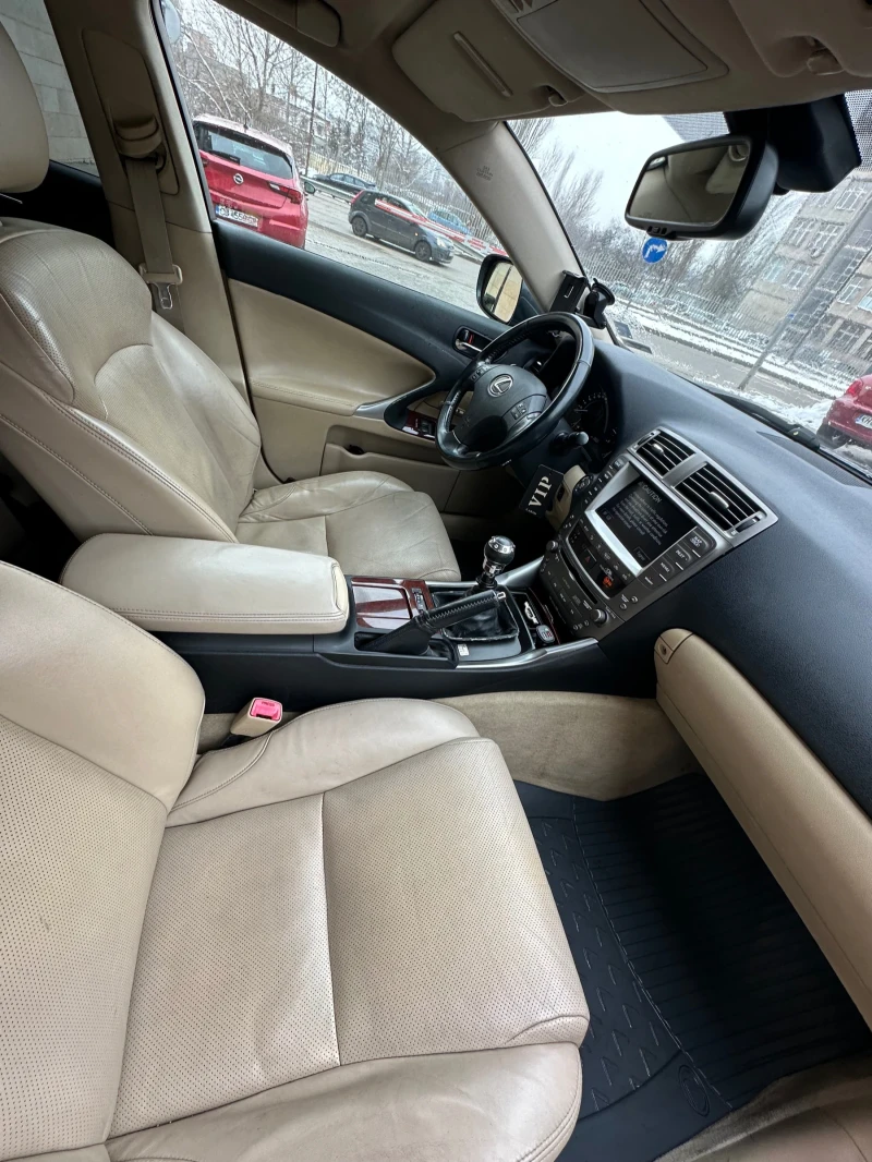 Lexus IS 220d, снимка 9 - Автомобили и джипове - 48757753