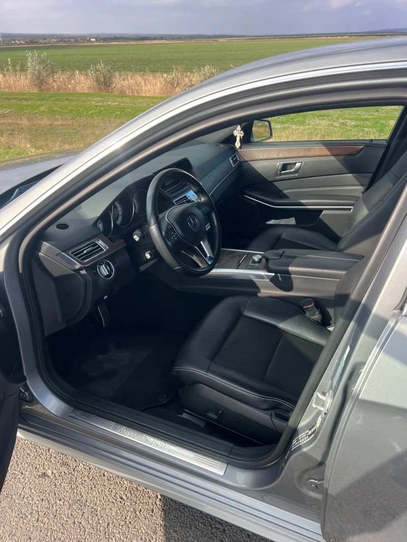 Mercedes-Benz E 220, снимка 7 - Автомобили и джипове - 52373463