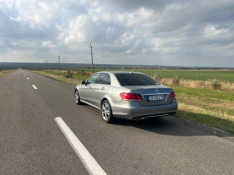 Mercedes-Benz E 220, снимка 5 - Автомобили и джипове - 52373463