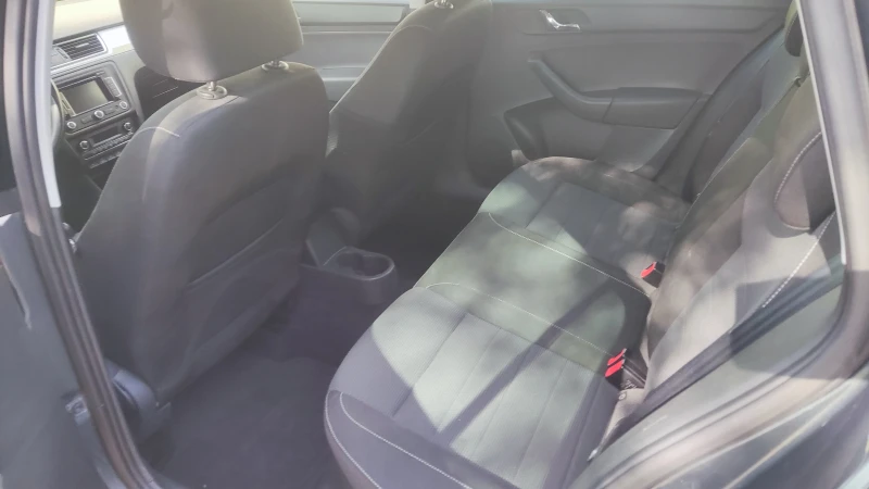 Skoda Rapid 1.2TSI 4cyl, снимка 8 - Автомобили и джипове - 52520834