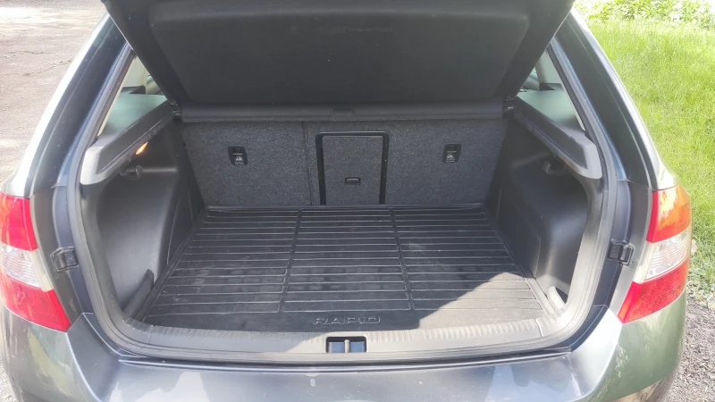 Skoda Rapid 1.2TSI 4cyl, снимка 7 - Автомобили и джипове - 52520834