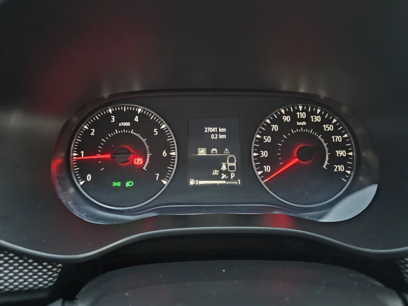 Dacia Sandero 1.0 TCe 90 Stop&Start EDC, снимка 8 - Автомобили и джипове - 52773917