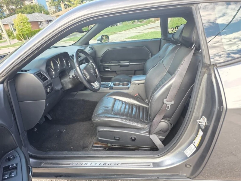 Dodge Challenger SXT Plus* КОЖА* ПАНОРАМА* ПОДГРЕВ, снимка 11 - Автомобили и джипове - 52830710