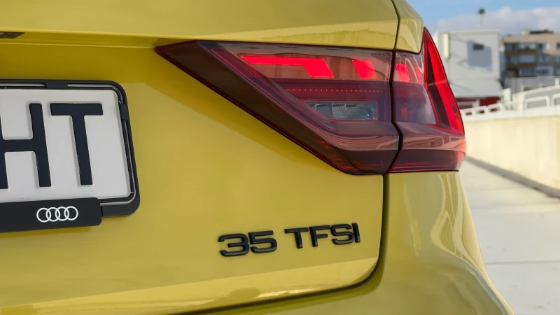 Audi A1, снимка 8 - Автомобили и джипове - 53403133