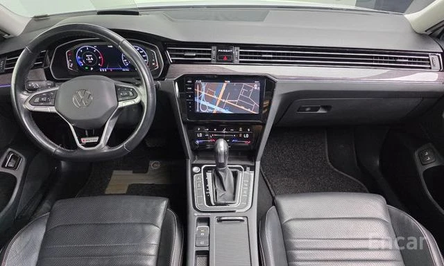 VW Passat 2.0TDI 4MOTION| 360| HEAD UP| PANO| ПАМЕТ| DIST, снимка 5 - Автомобили и джипове - 55920465
