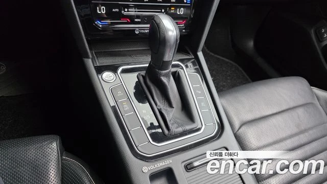 VW Passat 2.0TDI 4MOTION| 360| HEAD UP| PANO| ПАМЕТ| DIST, снимка 8 - Автомобили и джипове - 55920465