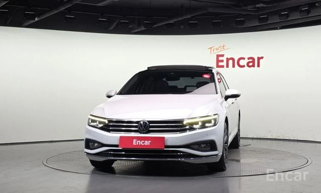VW Passat 2.0TDI 4MOTION| 360| HEAD UP| PANO| ПАМЕТ| DIST, снимка 3 - Автомобили и джипове - 55920465