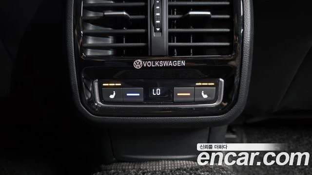 VW Passat 2.0TDI 4MOTION| 360| HEAD UP| PANO| ПАМЕТ| DIST, снимка 14 - Автомобили и джипове - 55920465