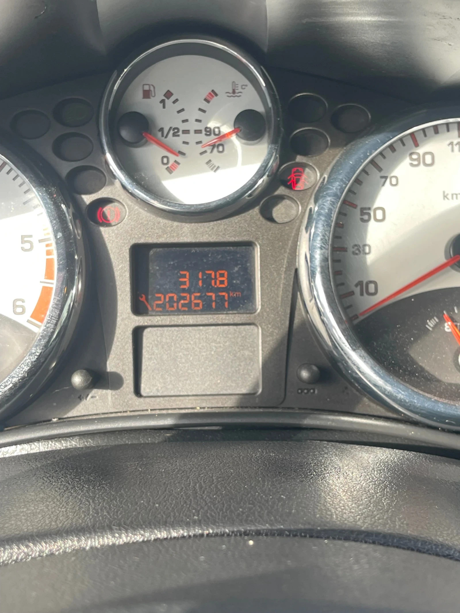 Peugeot 207 1.6 HDI - изображение 3
