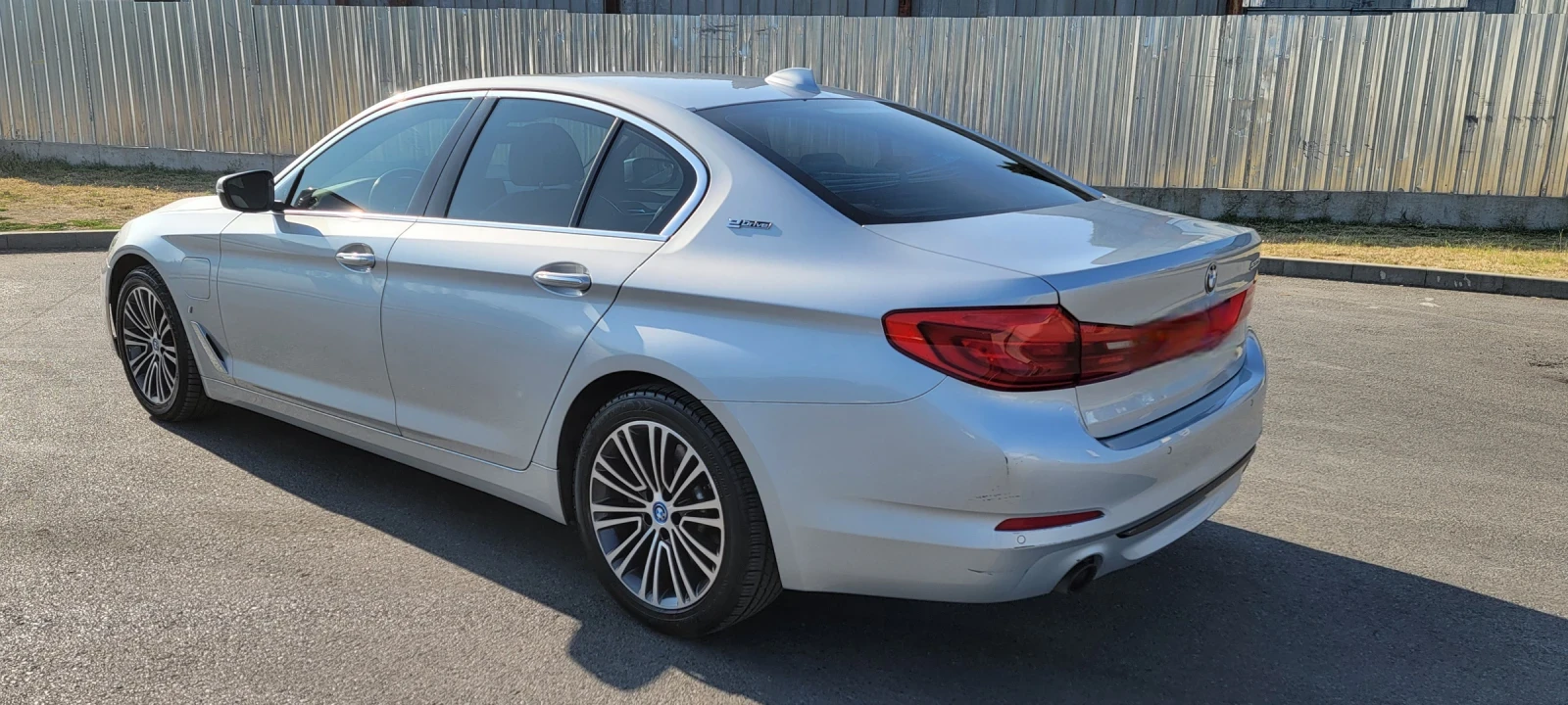 BMW 530E  - изображение 4