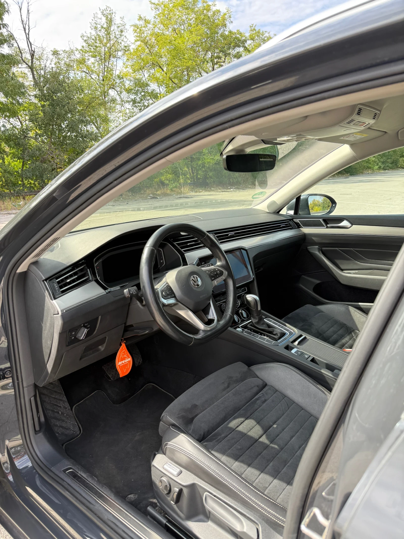 VW Passat HIGHLINE, 190 к.с. Дигитал - изображение 10