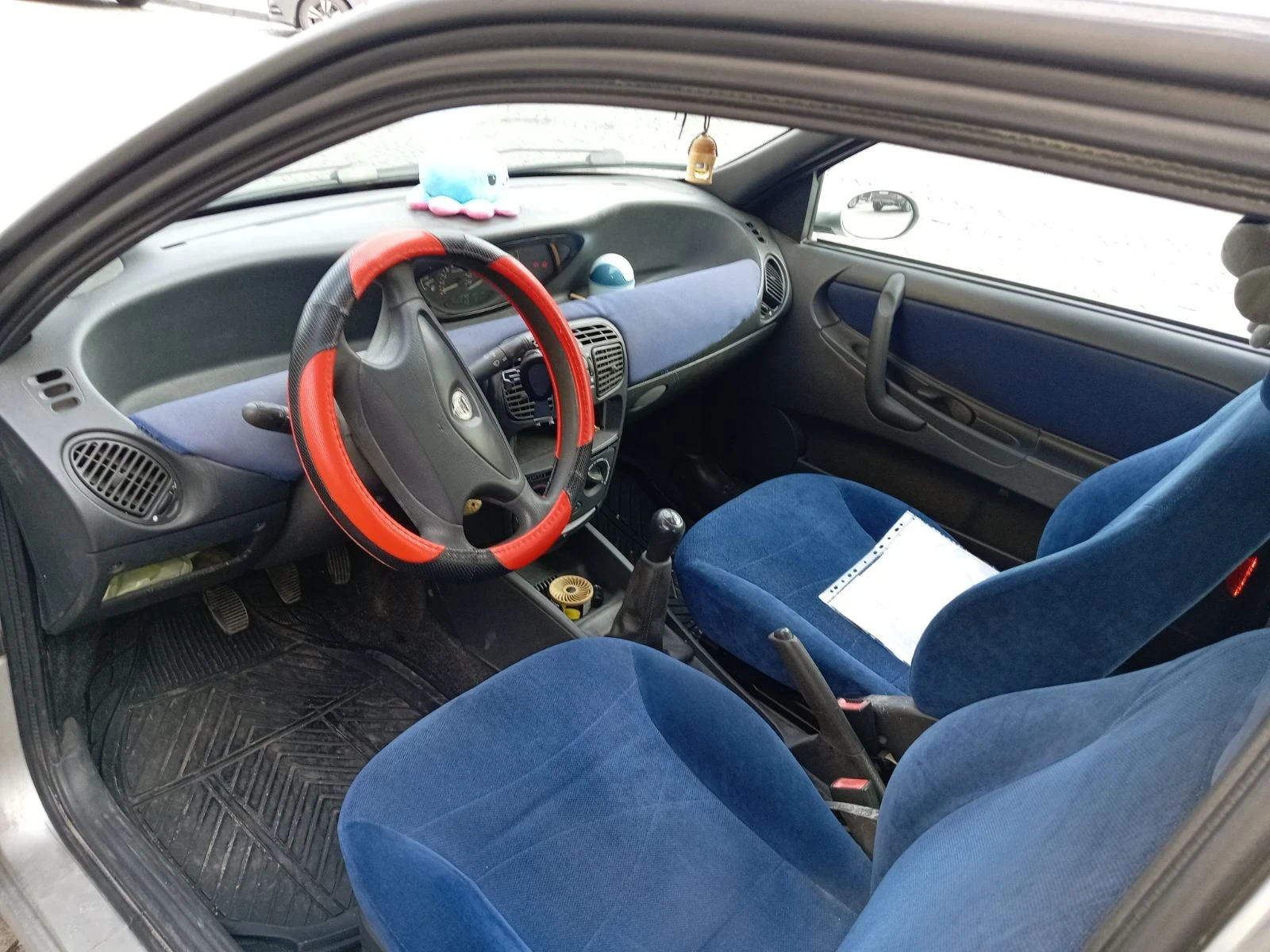 Lancia Ypsilon 1.2 - изображение 8