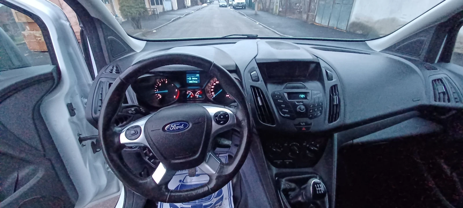 Ford Connect 1.5Tdci, снимка 10 - Автомобили и джипове - 54158050