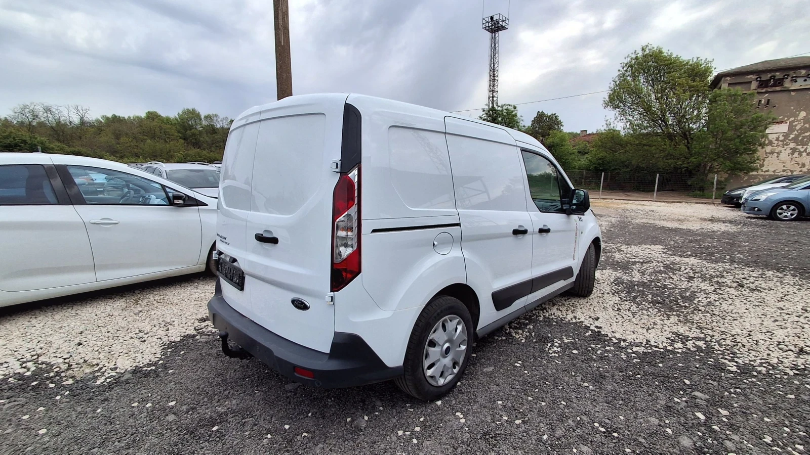 Ford Connect 1.5Tdci, снимка 6 - Автомобили и джипове - 54158050