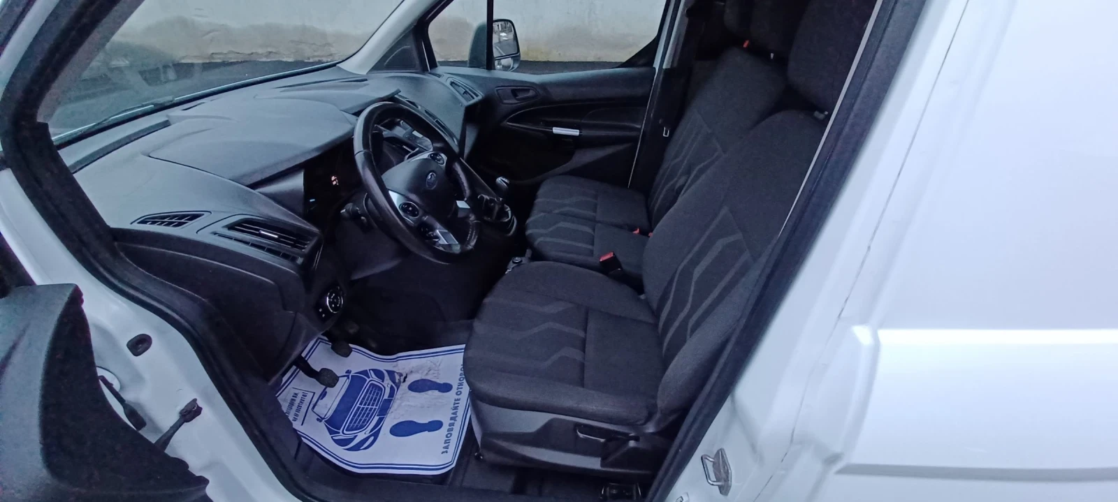 Ford Connect 1.5Tdci, снимка 9 - Автомобили и джипове - 54158050