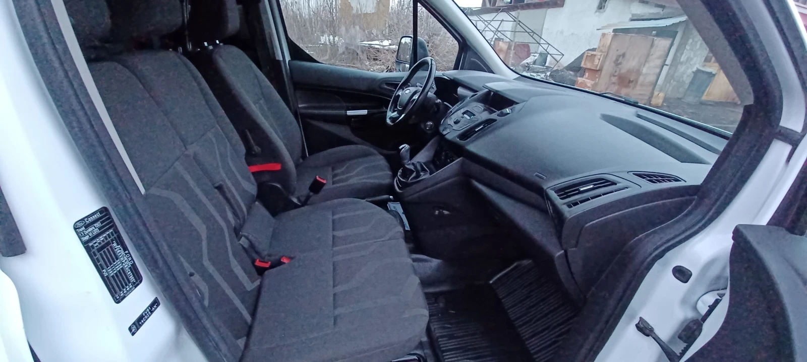 Ford Connect 1.5Tdci, снимка 12 - Автомобили и джипове - 54158050