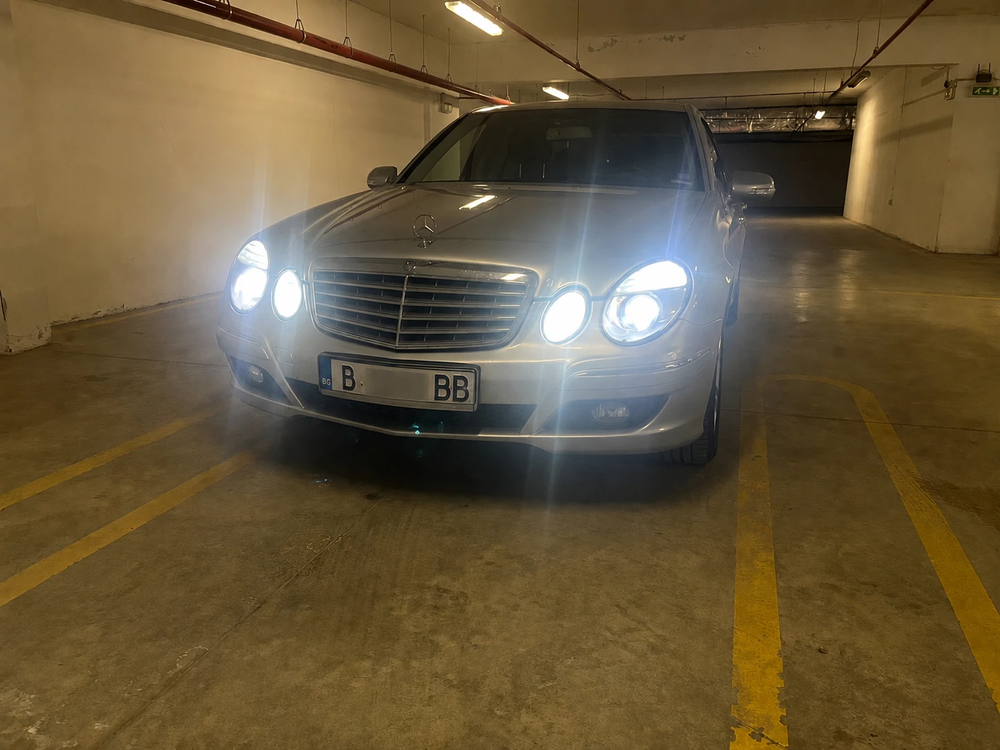 Mercedes-Benz E 200, снимка 3 - Автомобили и джипове - 54903983