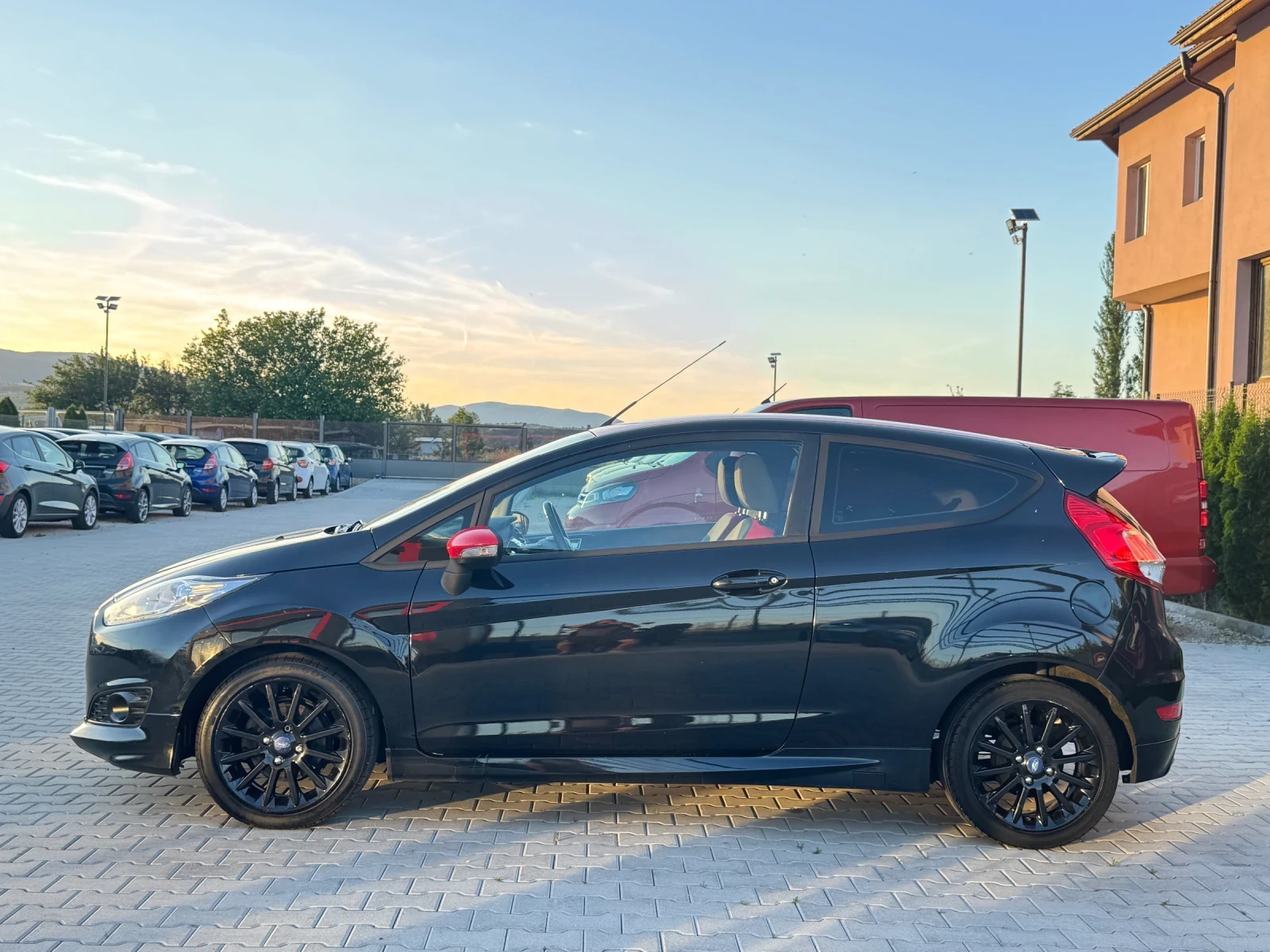 Ford Fiesta 1.5CDTI ST-LINE EURO-6, снимка 2 - Автомобили и джипове - 55069510
