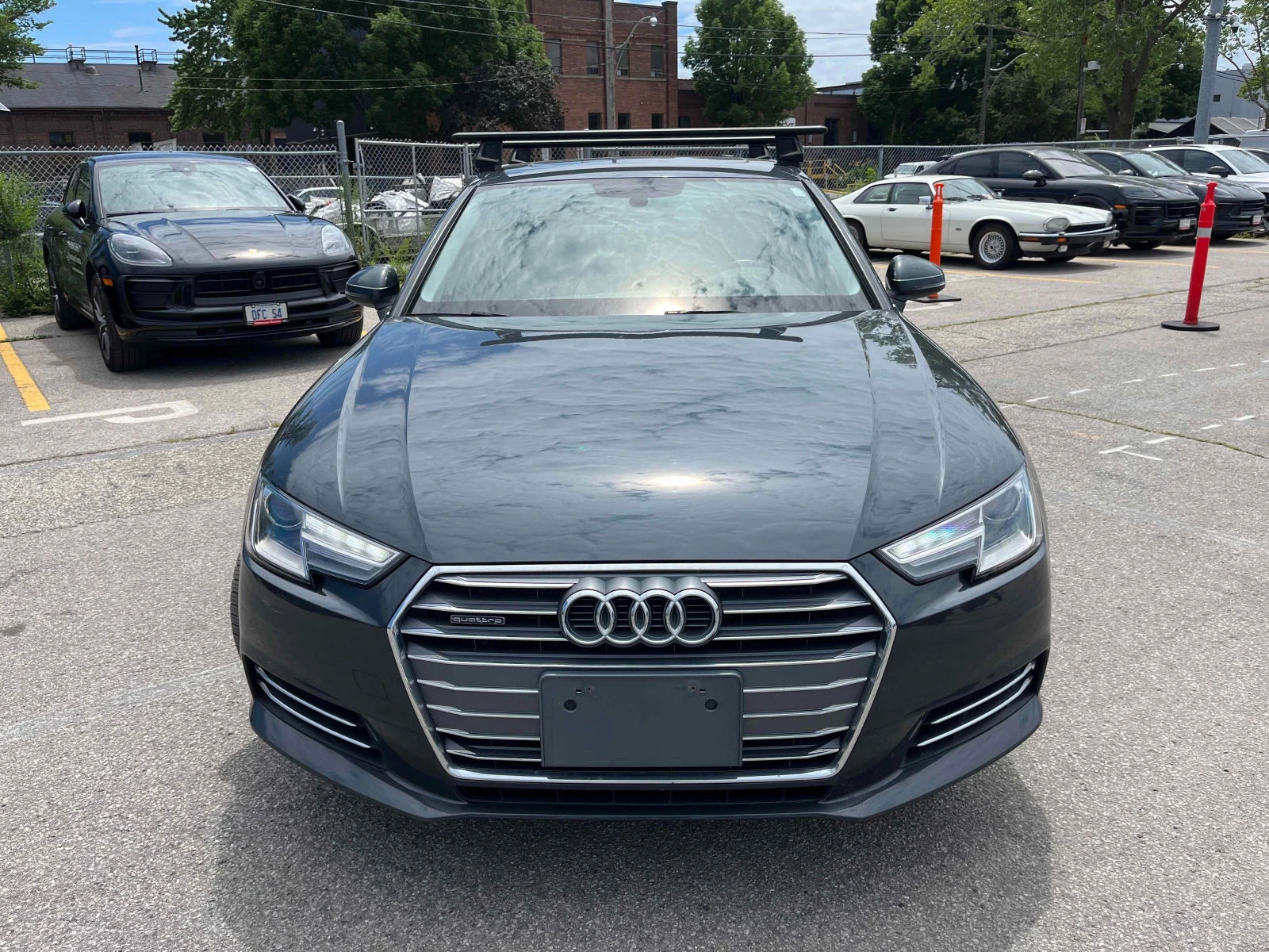 Audi A4 Komfort* 2 КЛЮЧА * ПАНОРАМА * CARFAX * АВТО КРЕДИТ, снимка 2 - Автомобили и джипове - 55193968