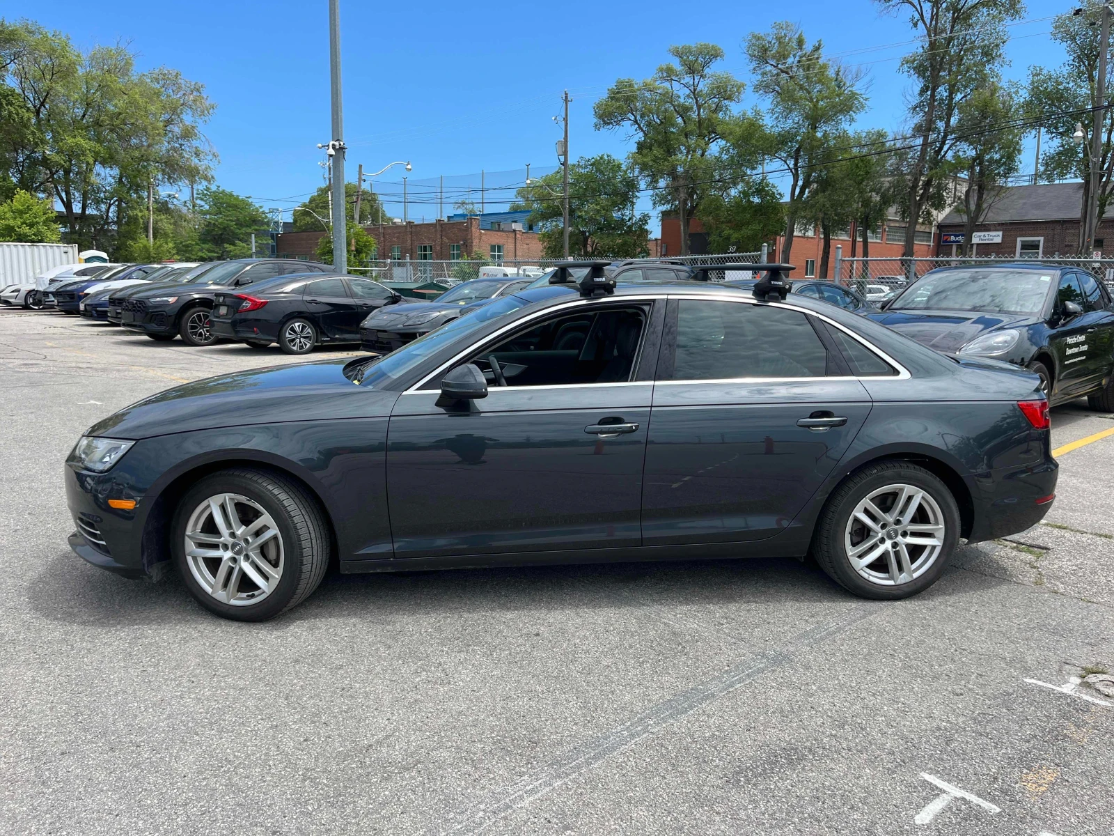Audi A4 Komfort* 2 КЛЮЧА * ПАНОРАМА * CARFAX * АВТО КРЕДИТ, снимка 3 - Автомобили и джипове - 55193968