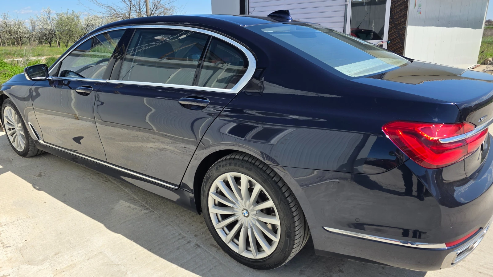 BMW 750 Xdrive Li, снимка 8 - Автомобили и джипове - 55432577