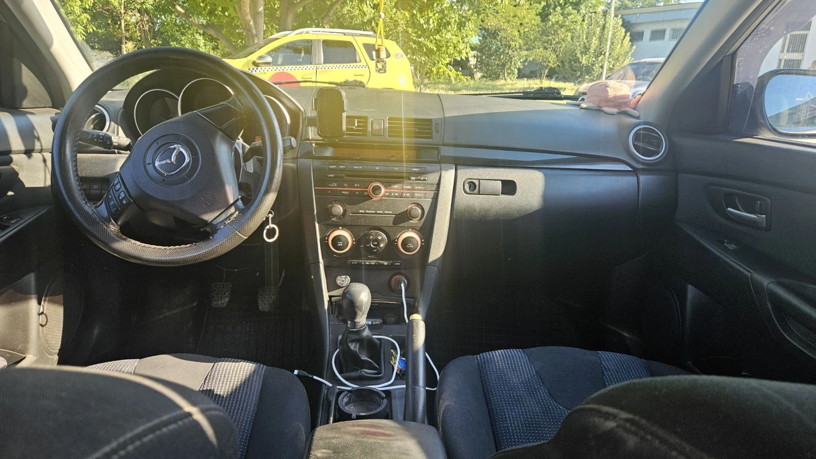 Mazda 3, снимка 11 - Автомобили и джипове - 55709509