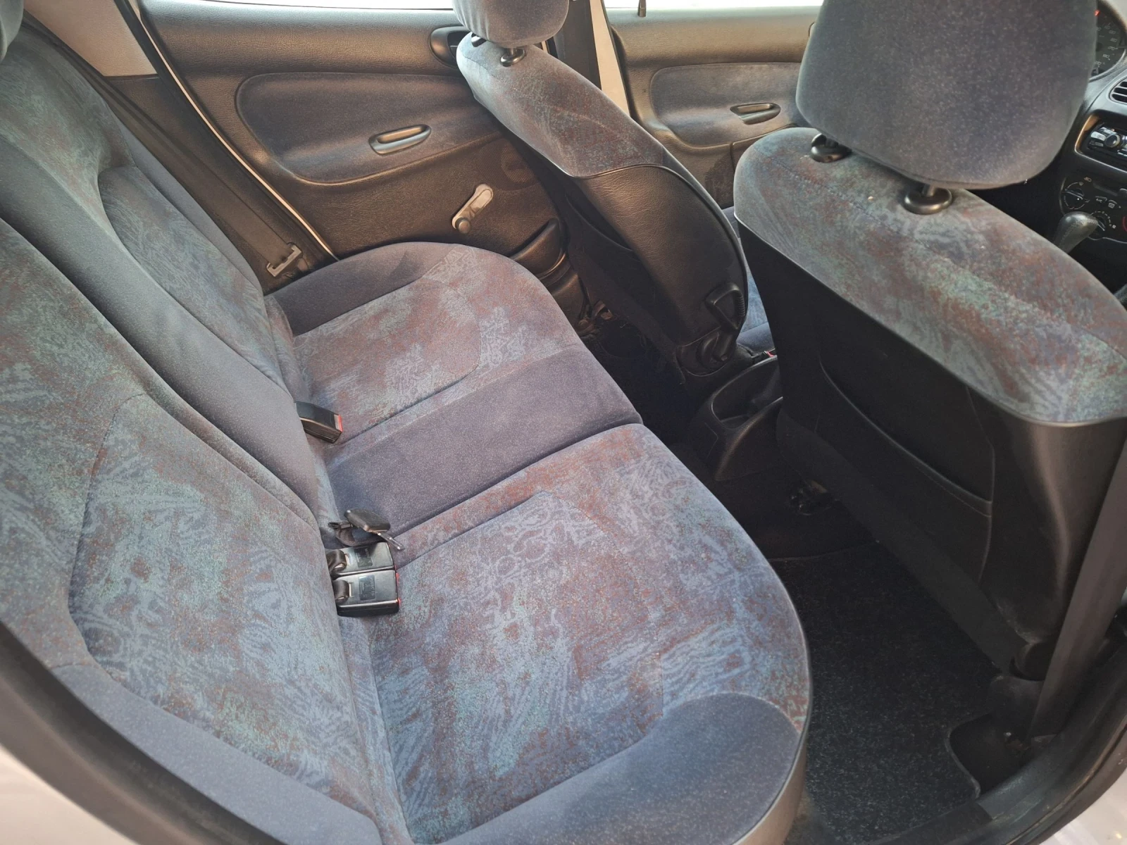Peugeot 206 1.4 бензин автоматик , снимка 14 - Автомобили и джипове - 55805224