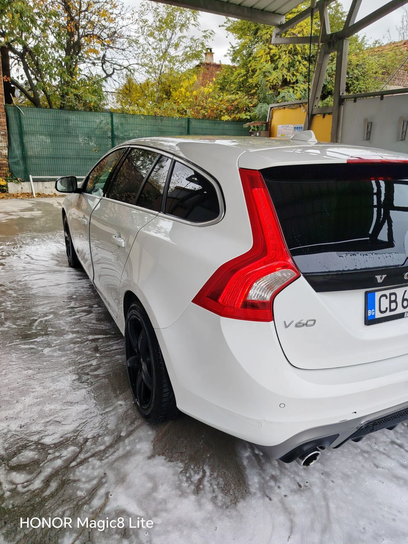 Volvo V60  Д3 R-desing, снимка 4 - Автомобили и джипове - 56705508