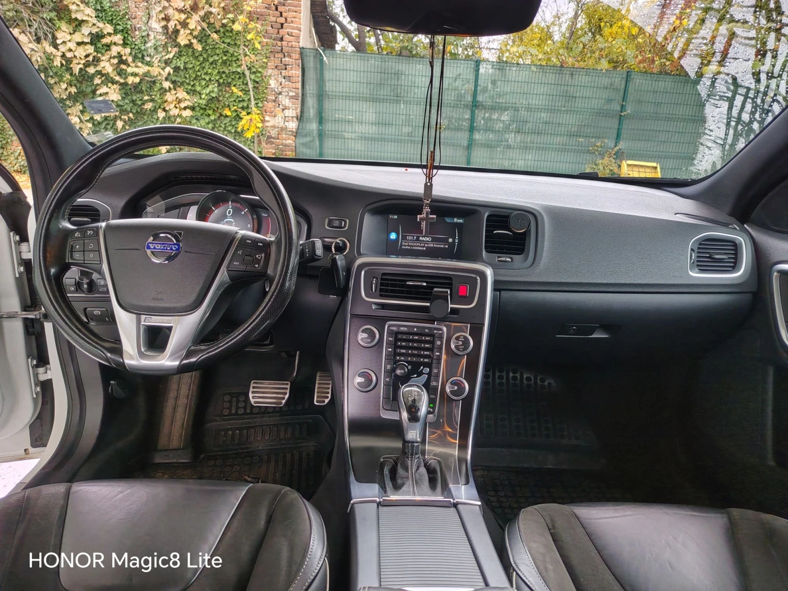 Volvo V60  Д3 R-desing, снимка 10 - Автомобили и джипове - 56705508