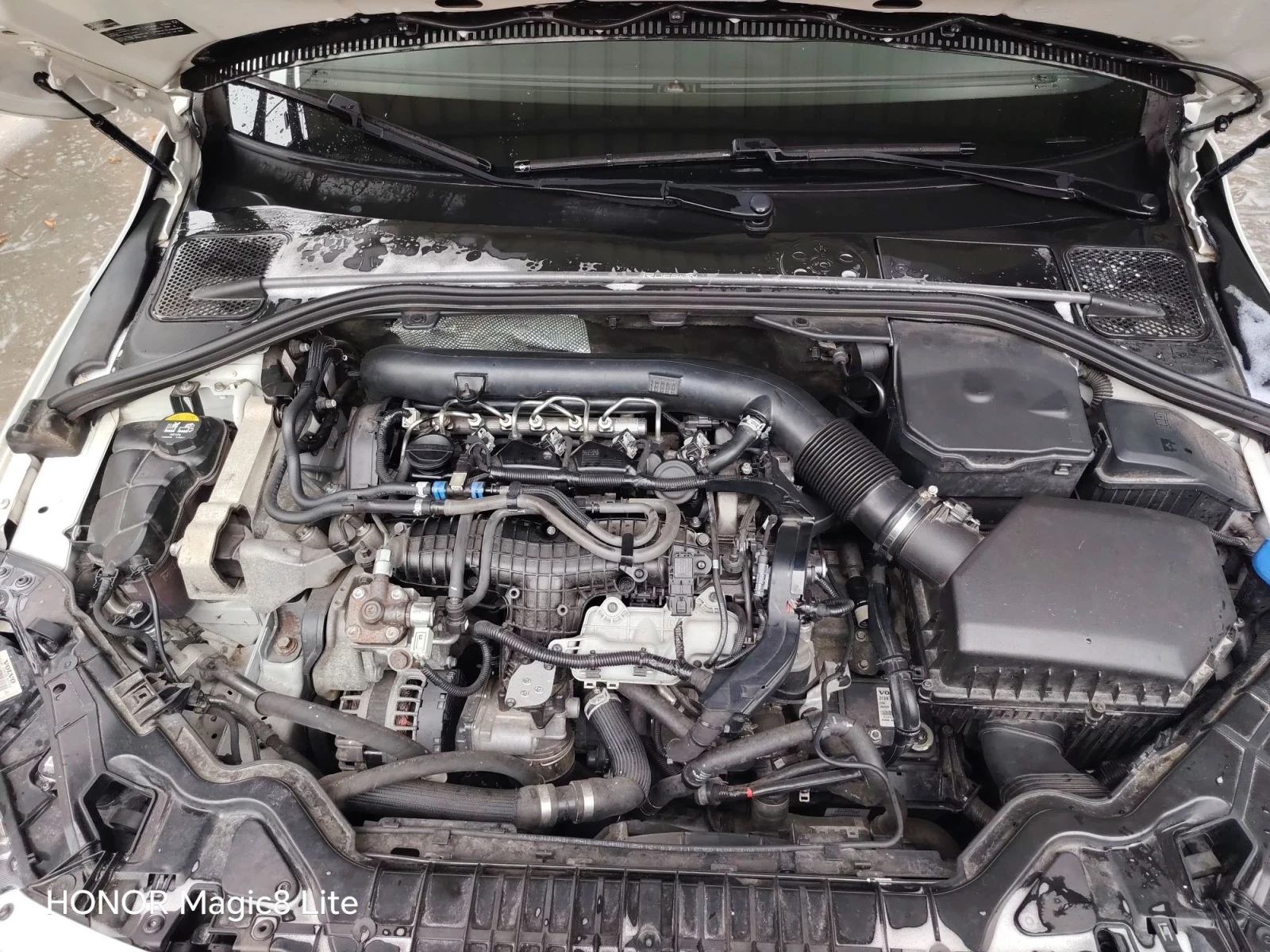 Volvo V60  Д3 R-desing, снимка 15 - Автомобили и джипове - 56705508