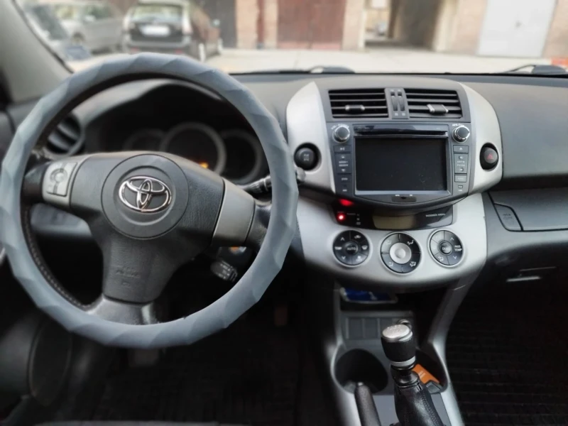 Toyota Rav4, снимка 8 - Автомобили и джипове - 48002673