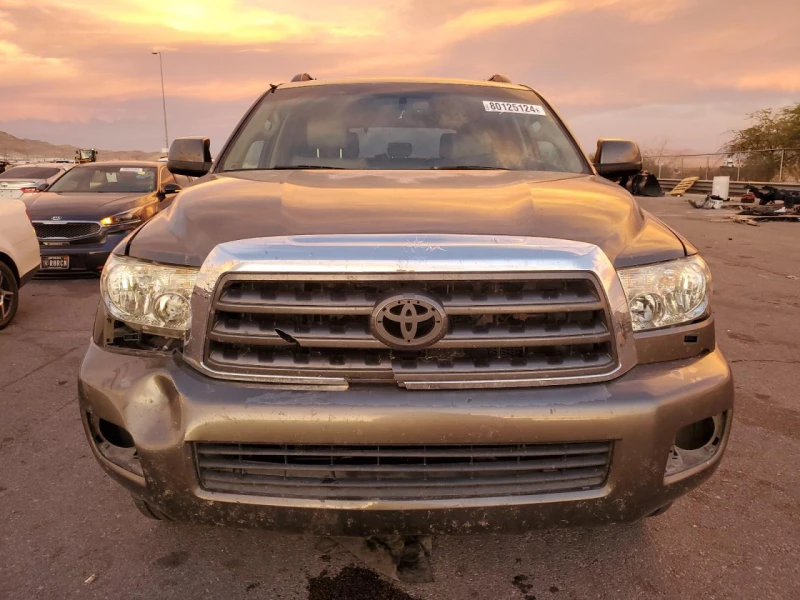 Toyota Sequoia SR5 AWD, снимка 5 - Автомобили и джипове - 48360009