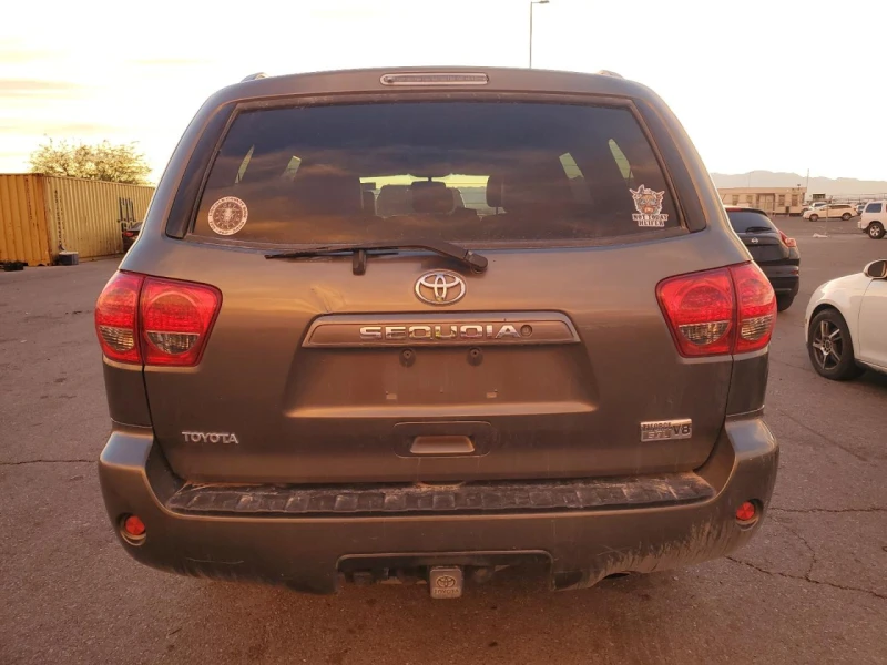 Toyota Sequoia SR5 AWD, снимка 6 - Автомобили и джипове - 48360009