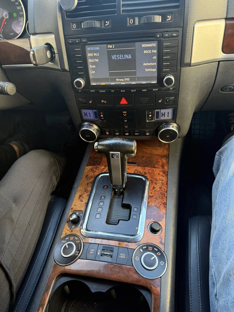 VW Touareg 3.0 offroad, снимка 14 - Автомобили и джипове - 52734837