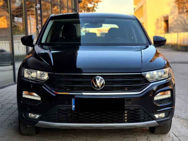 VW T-Roc 2.0 TDI DSG Пълна сервизна история в Фолксваген , снимка 2 - Автомобили и джипове - 52862027