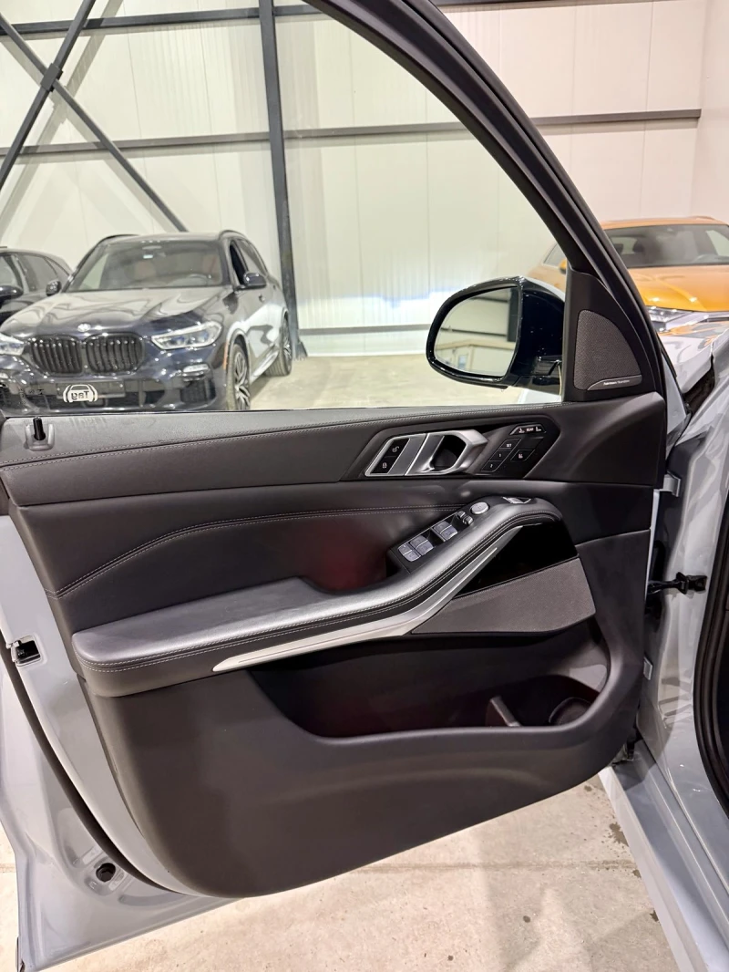 BMW X7 40i M Sport Shadow Line, снимка 16 - Автомобили и джипове - 53012133