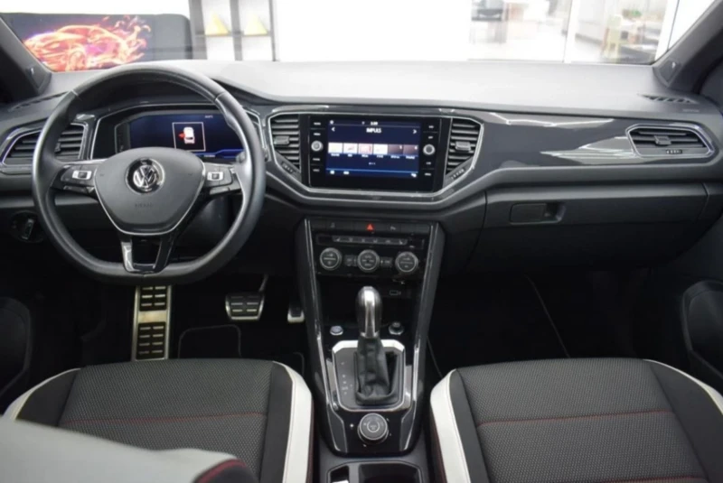 VW T-Roc 2.0 TSI 4x4 DSG Sport & Style, снимка 8 - Автомобили и джипове - 53291980