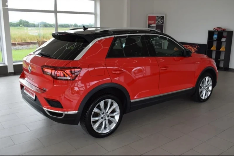 VW T-Roc 2.0 TSI 4x4 DSG Sport & Style, снимка 4 - Автомобили и джипове - 53291980