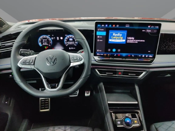 VW Tiguan 2.0 TSI 4Motion = R-Line = Гаранция, снимка 7 - Автомобили и джипове - 52836680