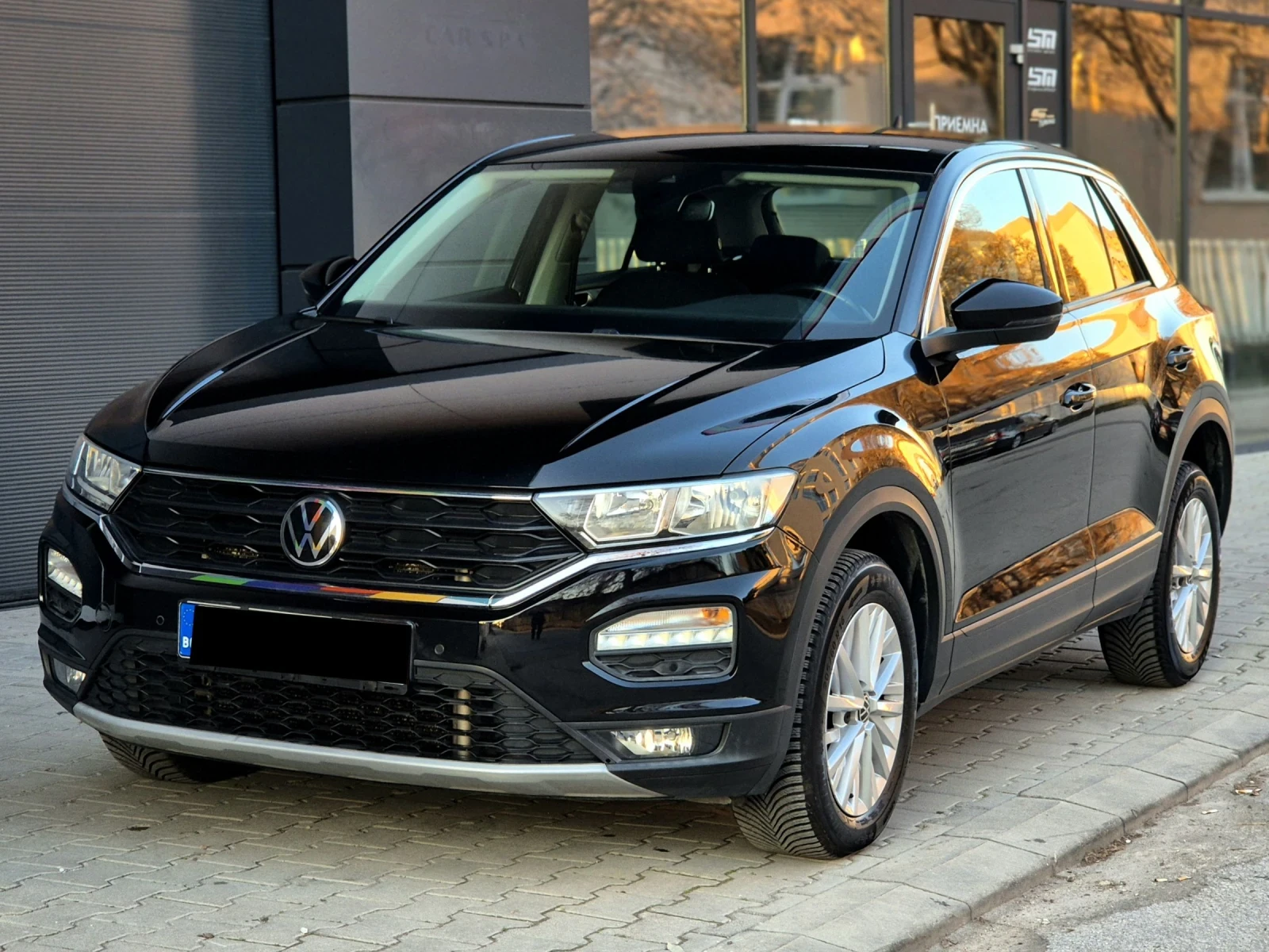 VW T-Roc 2.0 TDI DSG Пълна сервизна история в Фолксваген  - изображение 3