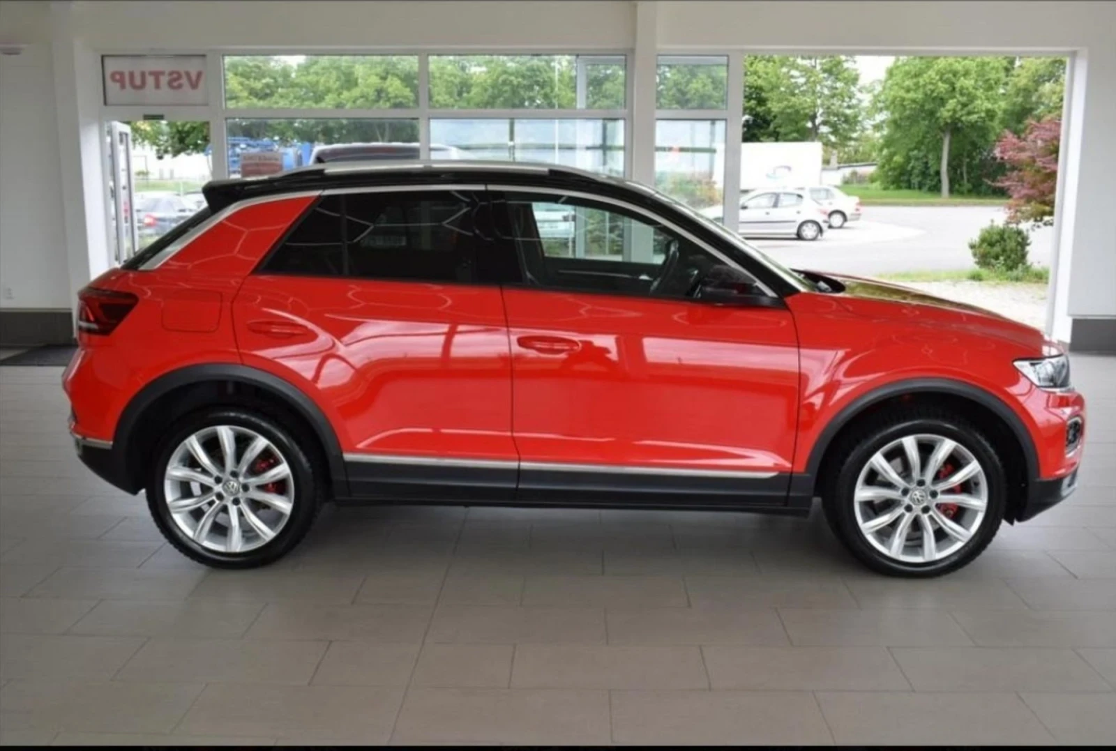 VW T-Roc 2.0 TSI 4x4 DSG Sport & Style - изображение 3