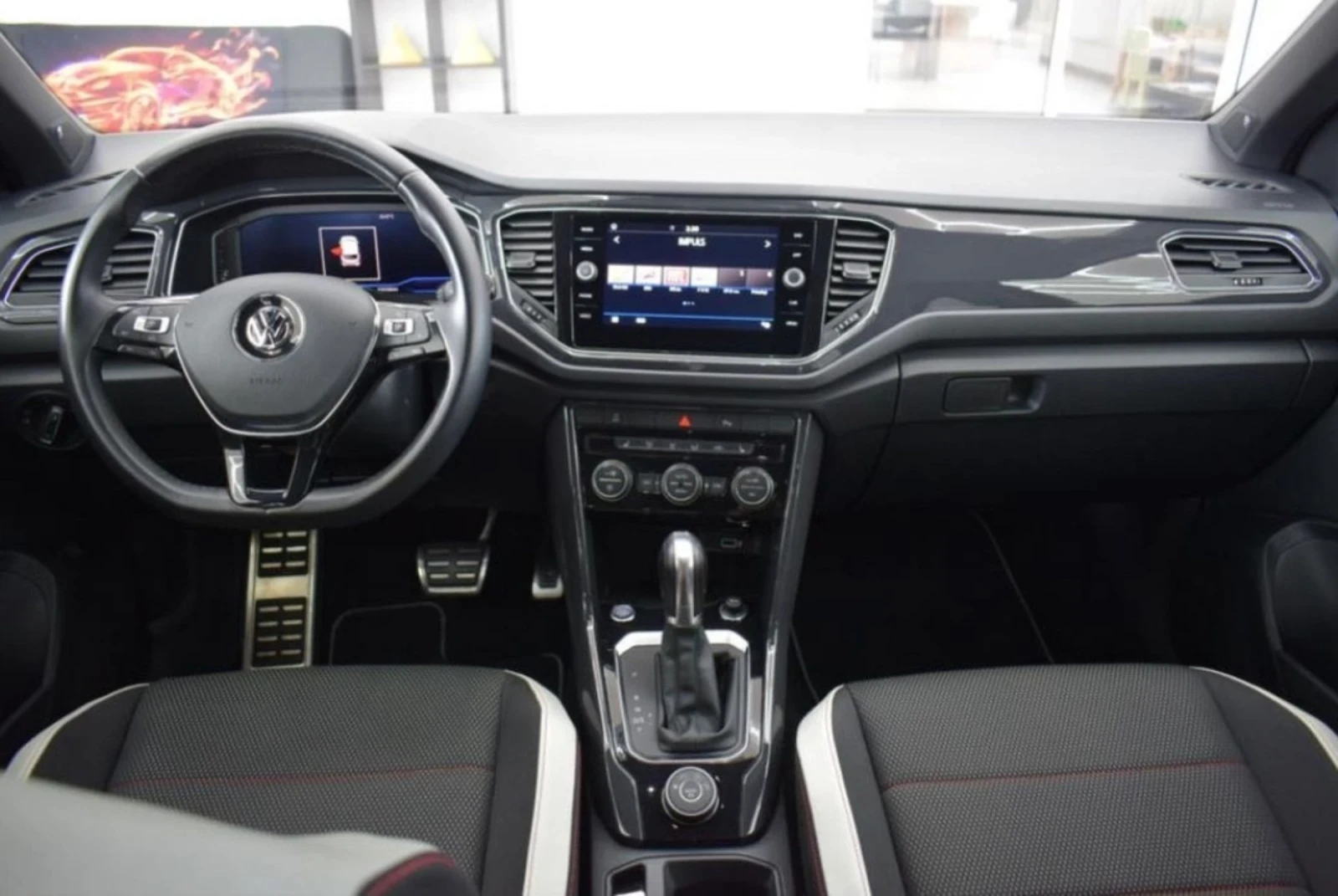 VW T-Roc 2.0 TSI 4x4 DSG Sport & Style - изображение 8