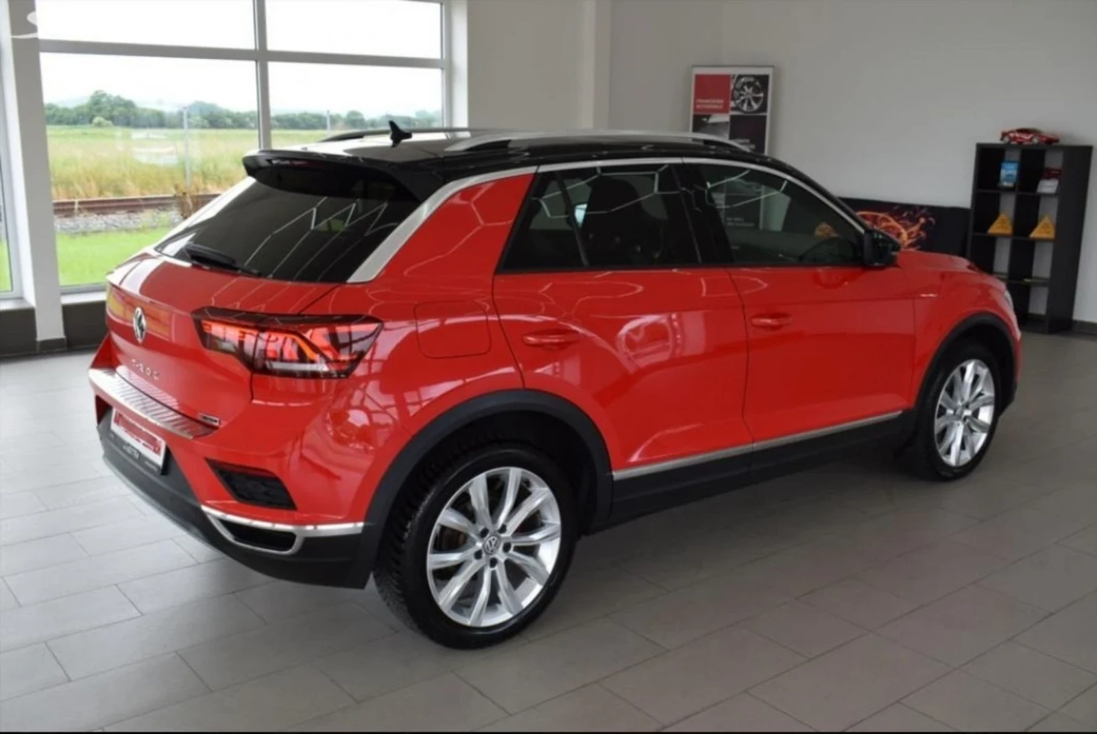 VW T-Roc 2.0 TSI 4x4 DSG Sport & Style - изображение 4