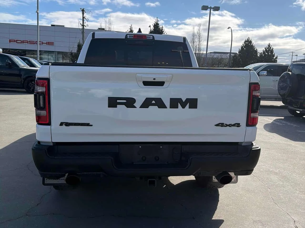 Dodge RAM 1500 REBEL /CARFAX/Кожа/Подгрев/Въздушно окачване - изображение 5